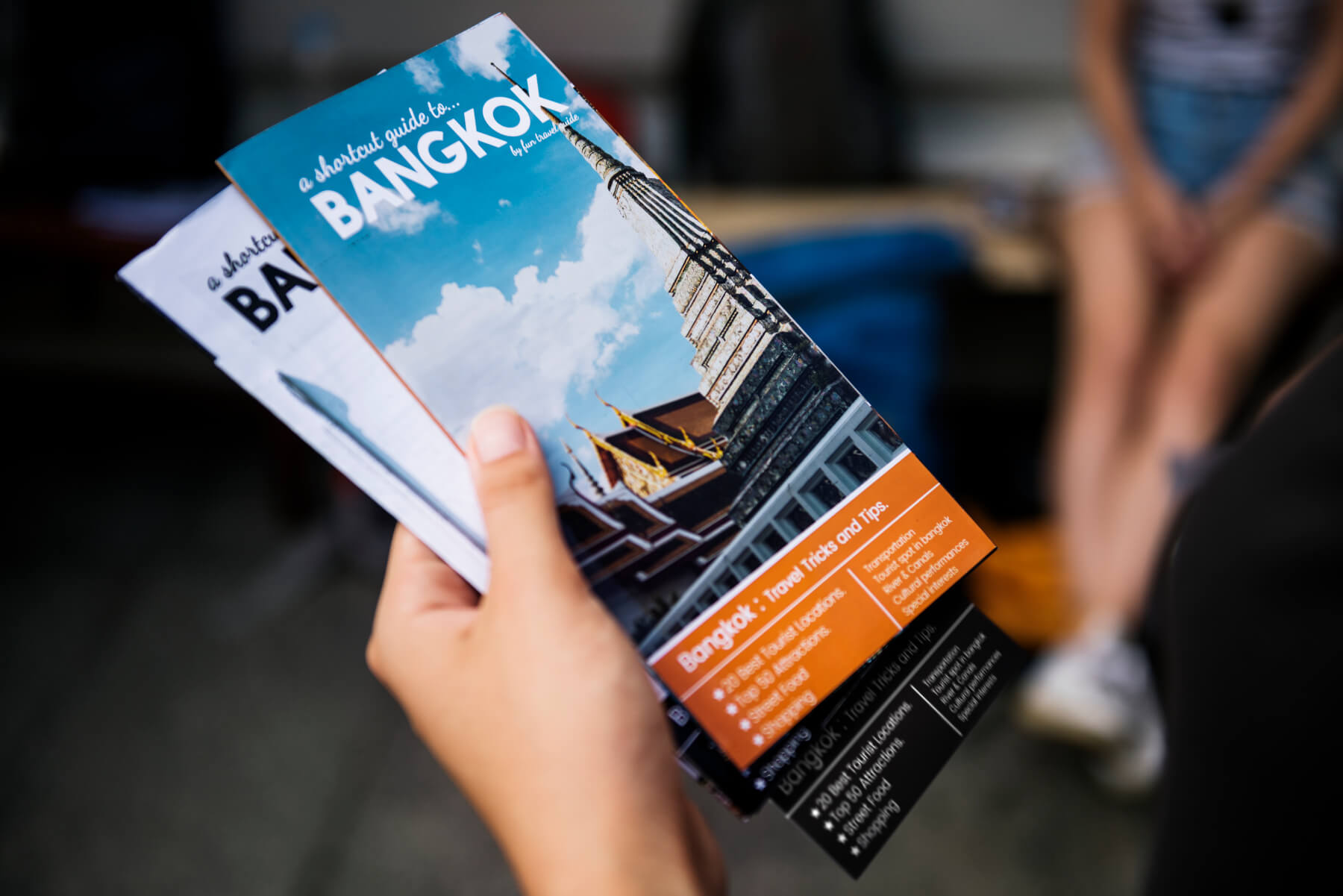 Flyers vs. Rack Cards: Choosing the Right Print for Your Business